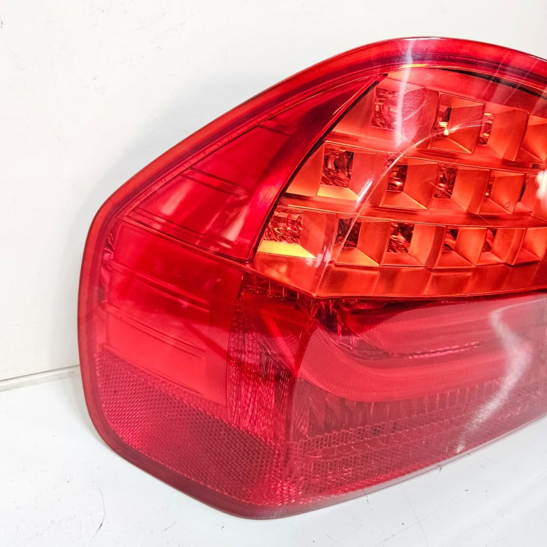 4871731-2008-2011 BMW 3 Series E90 E91 LCI 328i Rear Taillight Left Side OEM