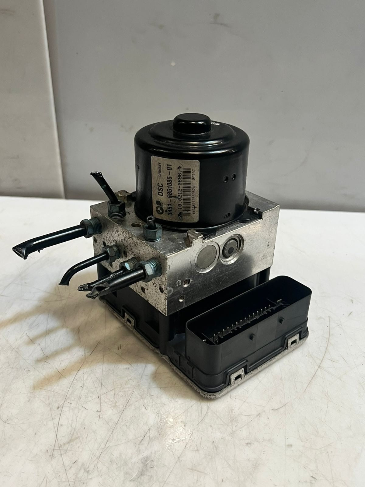 2011-2017 BMW X3 F25 and X4 F26 Abs Pump Module ASSEMBLY 6851087 OEM