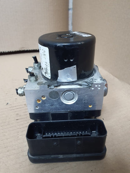 2005-2007 BMW 3 Series E90 E91 E92 E93 330i 335i 330d ABS Pump/Module 6776069