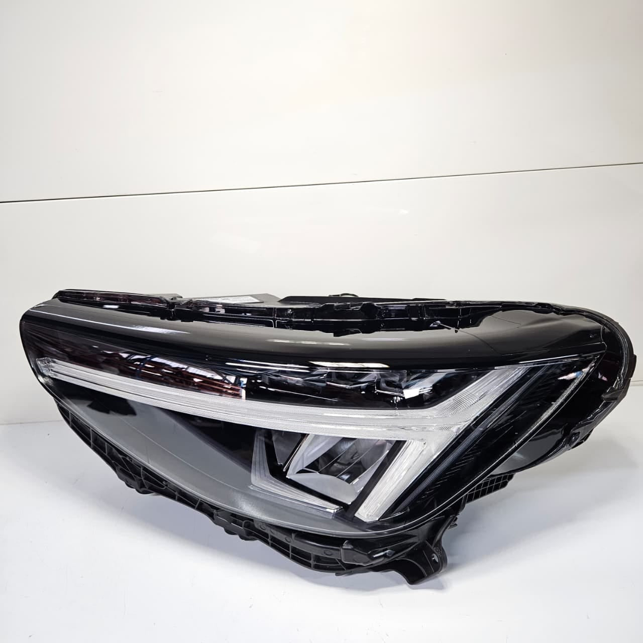 Volvo XC40 C40 LHD Front Headlight Left LED ECE 32404659