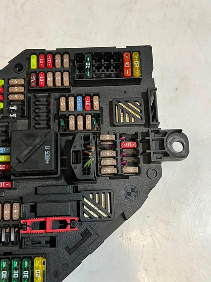 2011-2016 BMW 550i F10 F11 F18 F12 F13 F01 F02 Power Distribution Box 9210857
