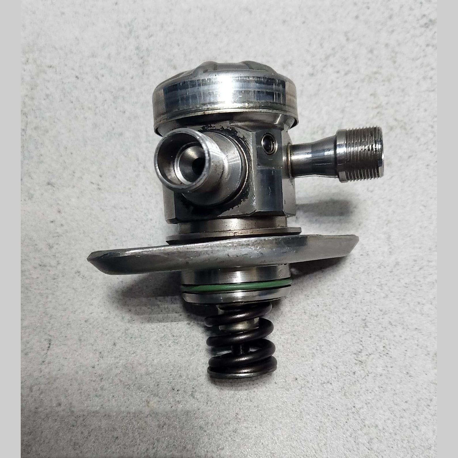 2018 Mercedes-Benz A200 High Pressure Fuel Pump A2820700001  
