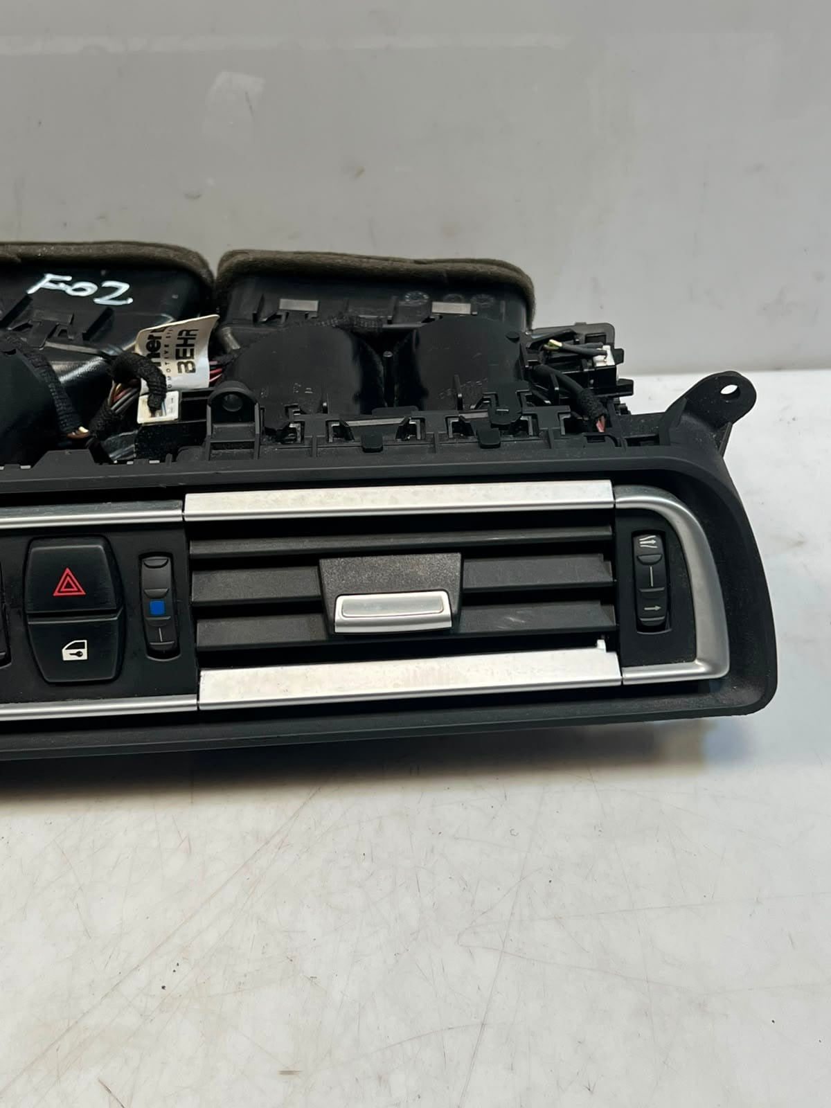 BMW 7 Series F01 F02 F03 F04 Dashboard Center Air Vent Grille Center 9115860