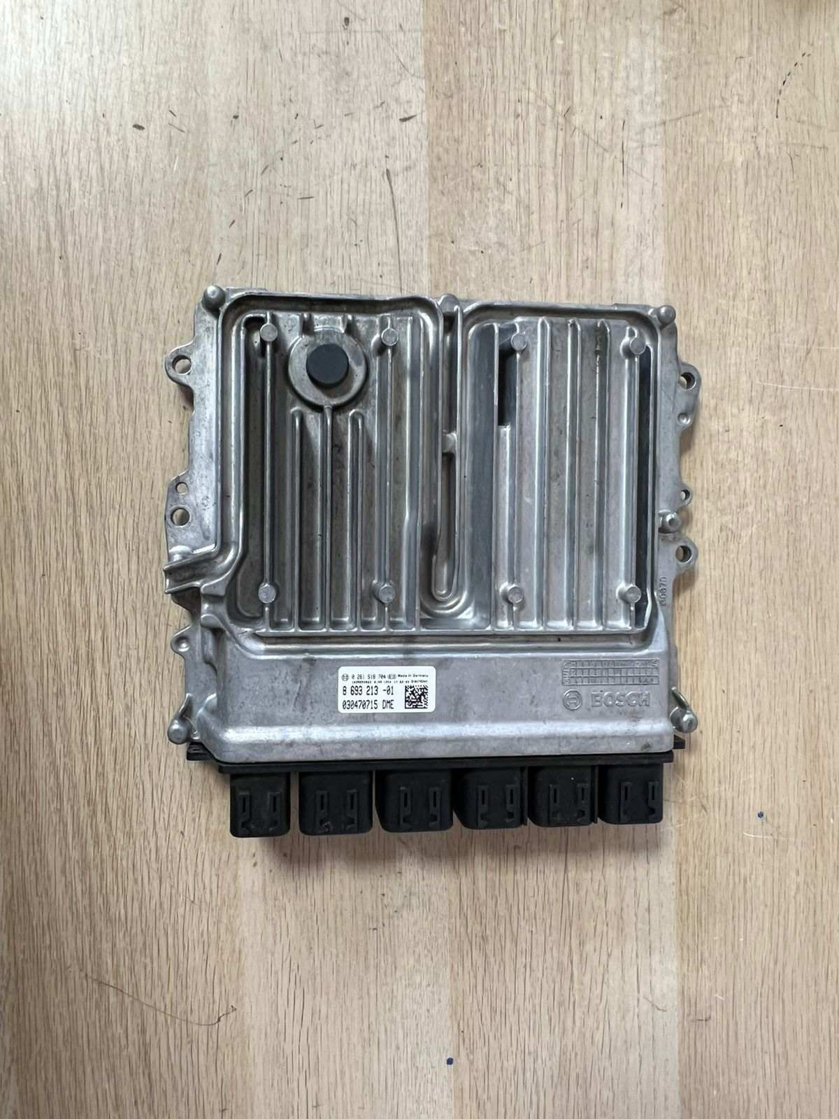 2016-2018 BMW 330e Engine Control Module 8693213 F30 330e 2.0L Hybrid ECU SET 