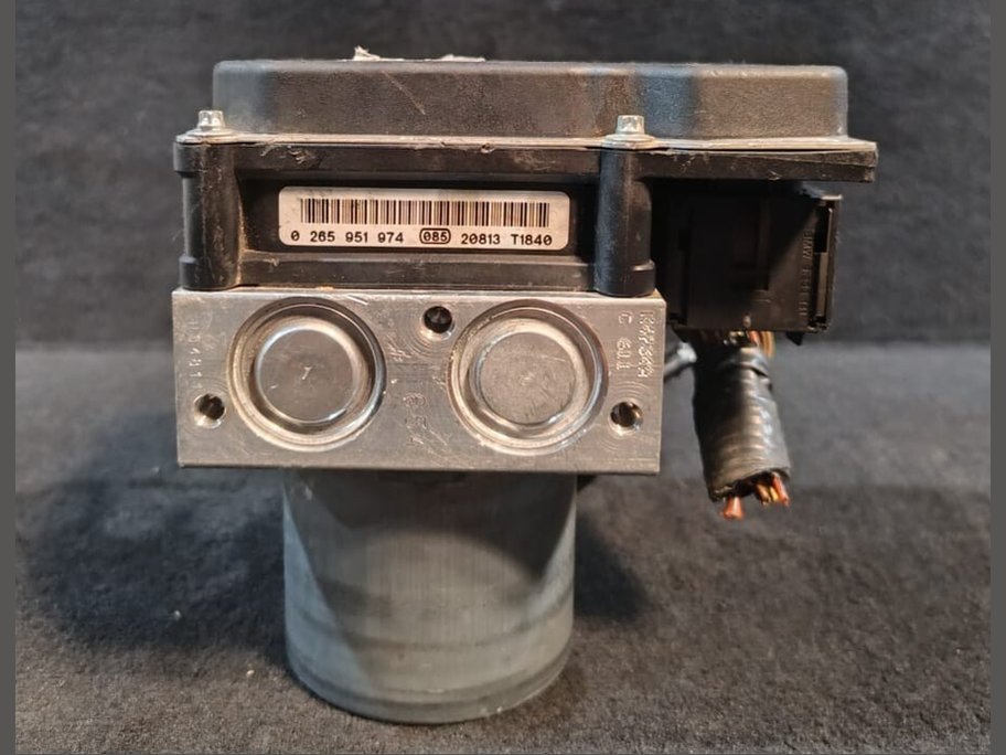 BMW X1 E84 ANTI LOCK BREAKING SYSTEM (ABS)  HYDRAULIC UNIT MODULE -  6860214