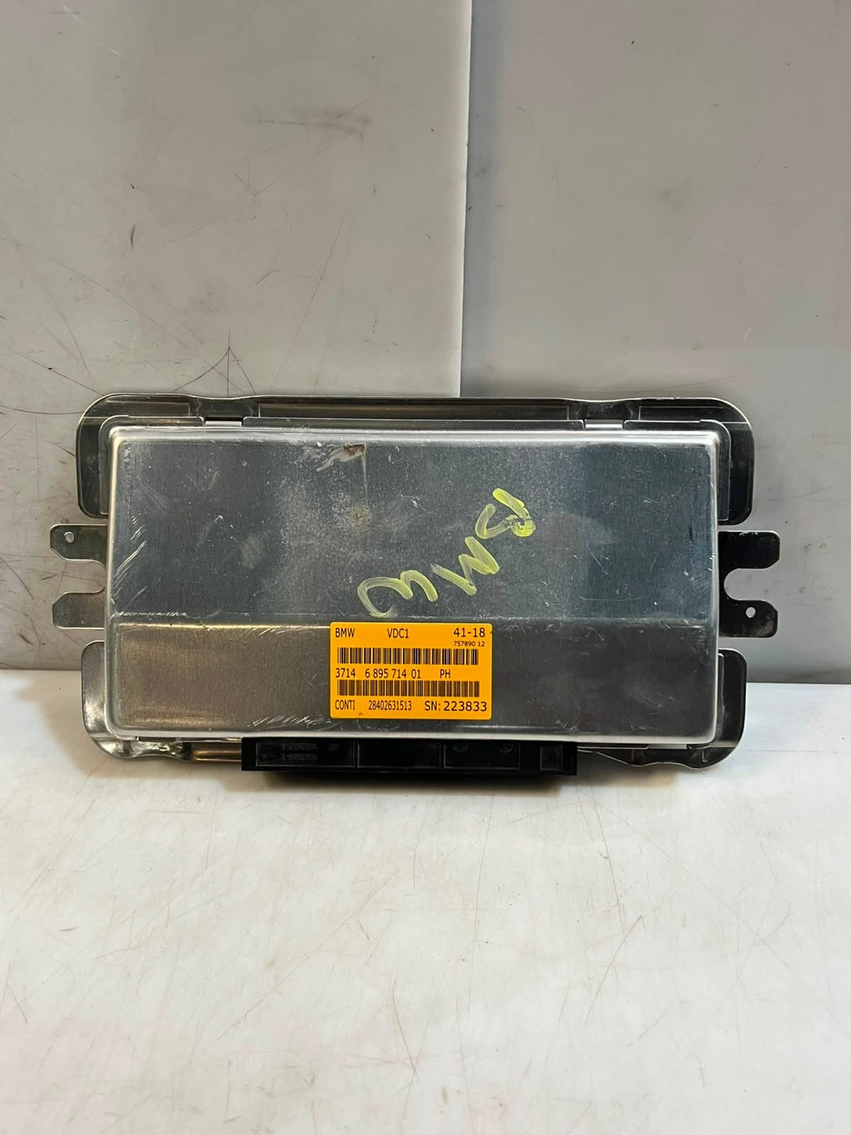 2015 BMW F20, F21, F16 X6 F82 M3 M4 REAR AXLE Suspension Control Module 6895714