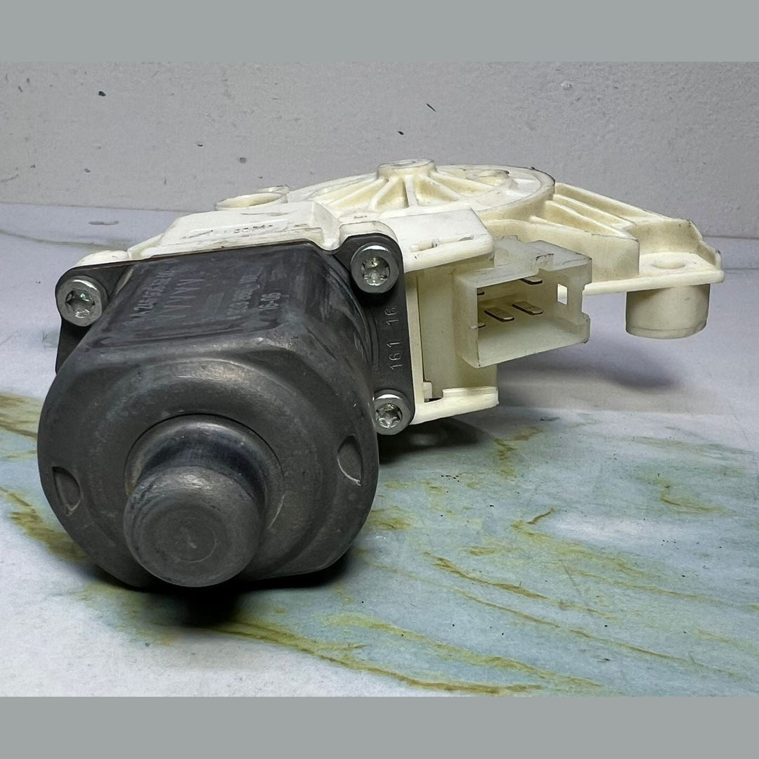 13-18 Mercedes-Benz W246 B-Class CLA Window Motor Front Right Side A246 9065200