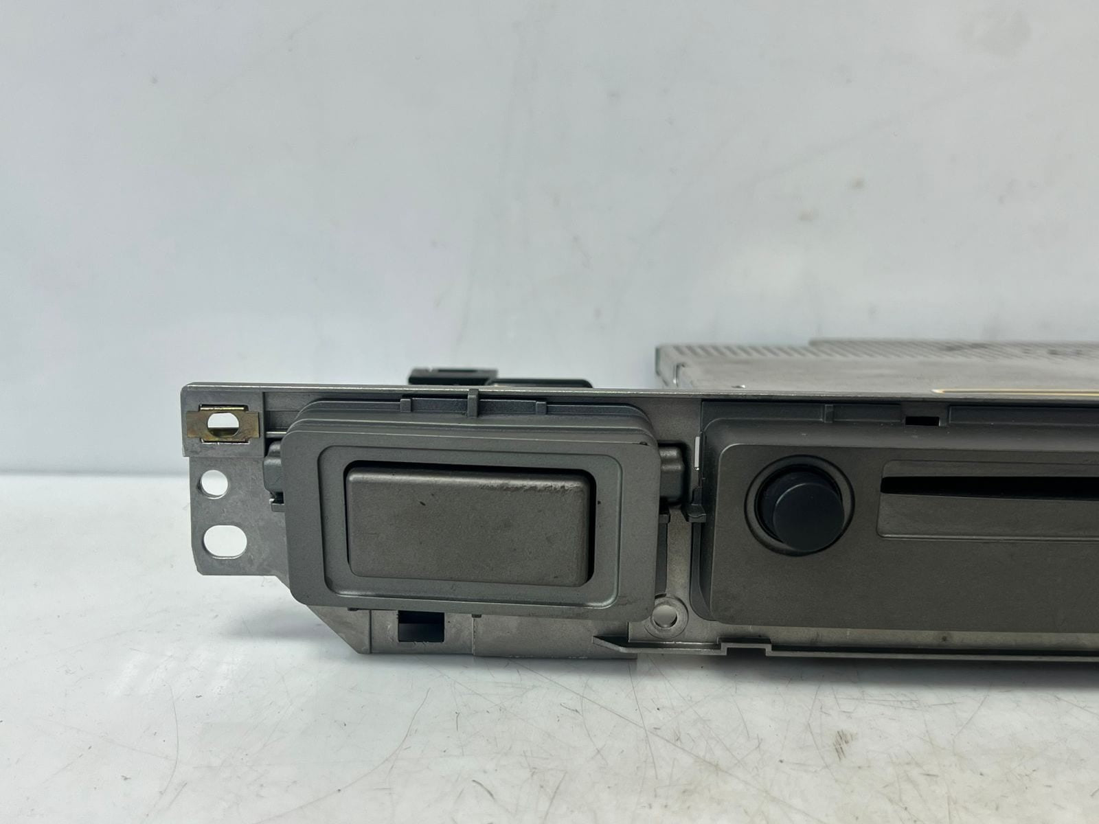 2005 BMW 745Li 7 Series E65 E66 E67 Cd Audio System Controller Player 6977634