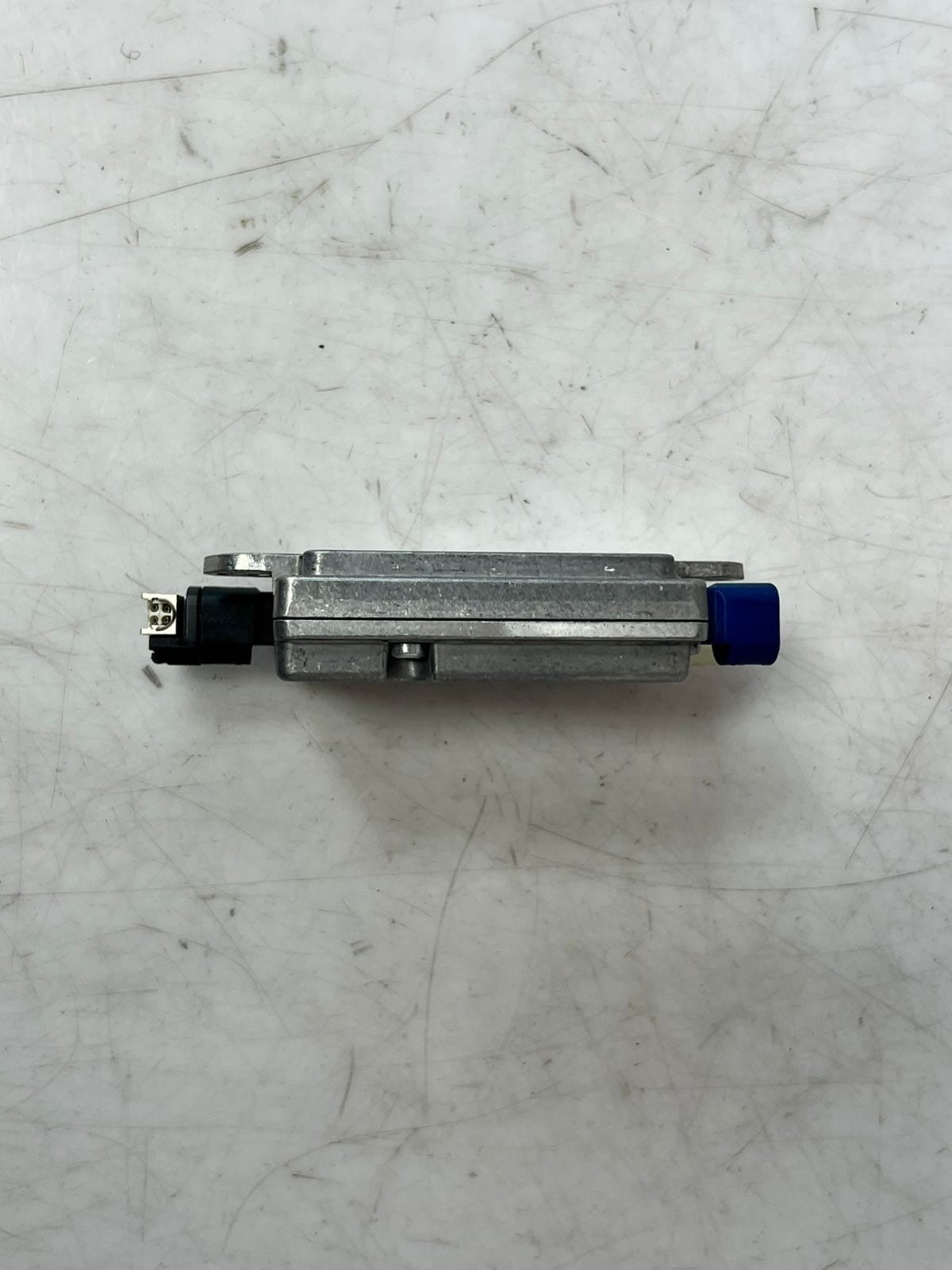 2016-22 BMW 330i F20 F21 F22 F30 F32 F45 F87 USB Hub Control Module 9355549 OEM