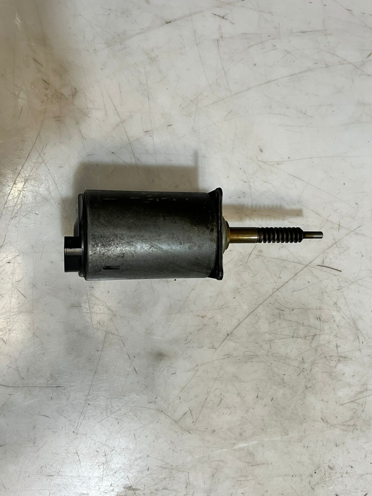 2002-2005 BMW 7 Series E65 E66 and 745i Camshaft Actuator 7506788 OEM