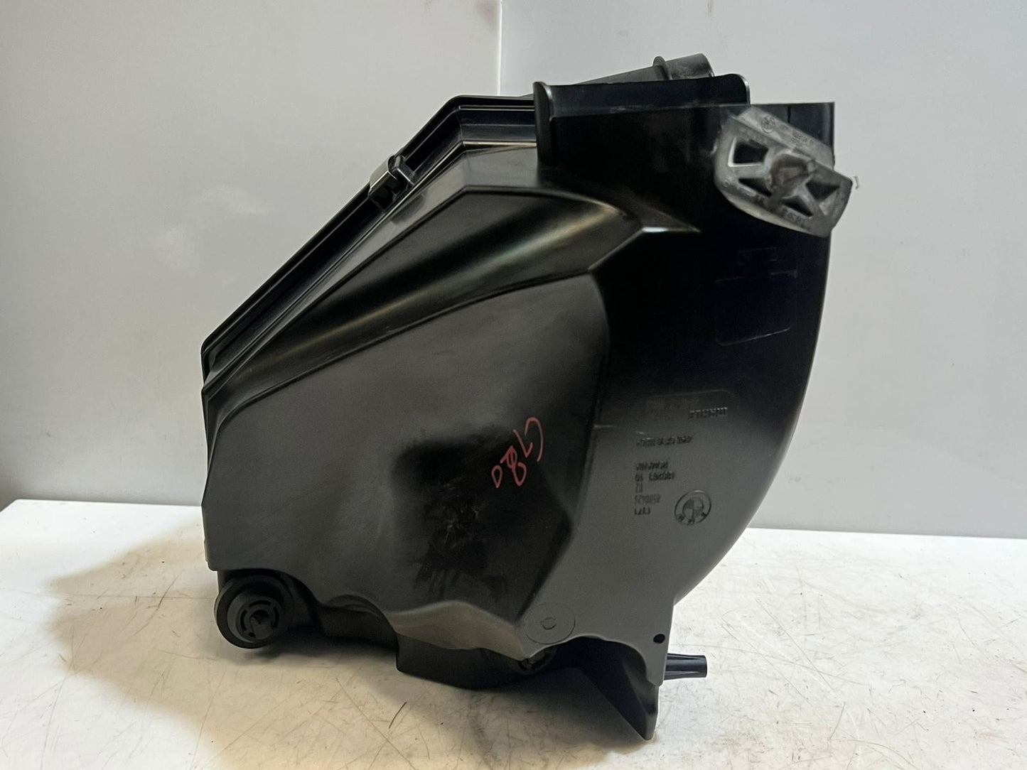 2019 BMW 330i 3 Series G20 G21 G22 G26 G42 Air Filter HOUSING INTAKE Box 8580426