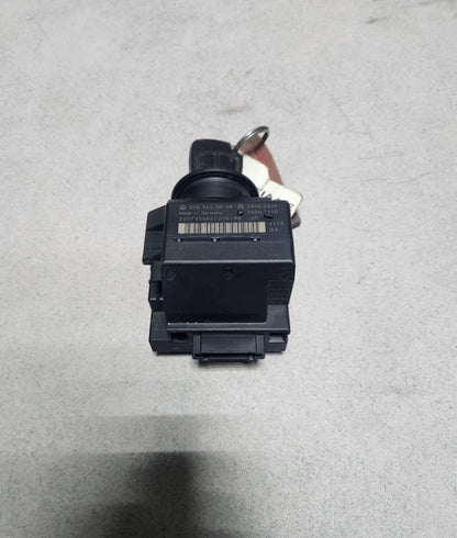 2003-2009 Mercedes-Benz C230 Ignition Switch Module 2095450908 W203 C230 and CLK