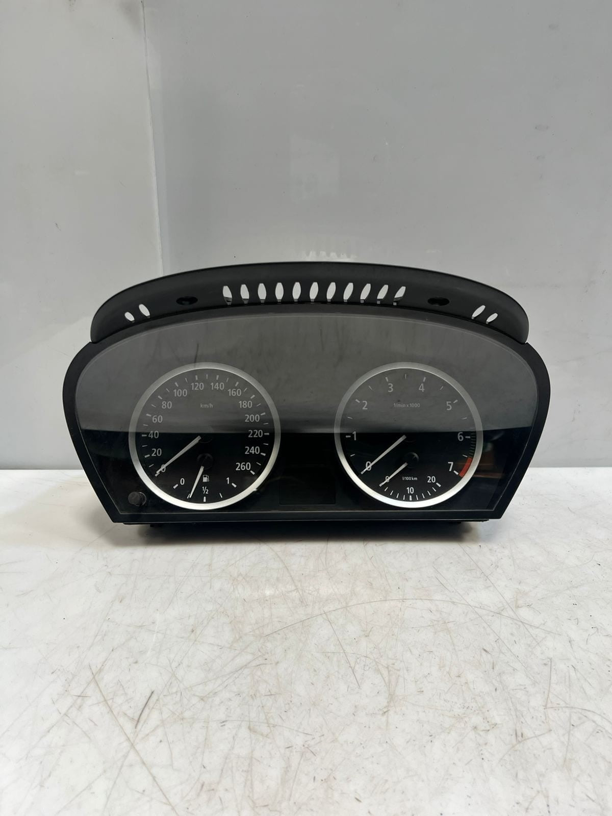 2004 BMW 530i 5 Series E60 E61 Instrument Cluster SPEEDOMETER  6944118 OEM