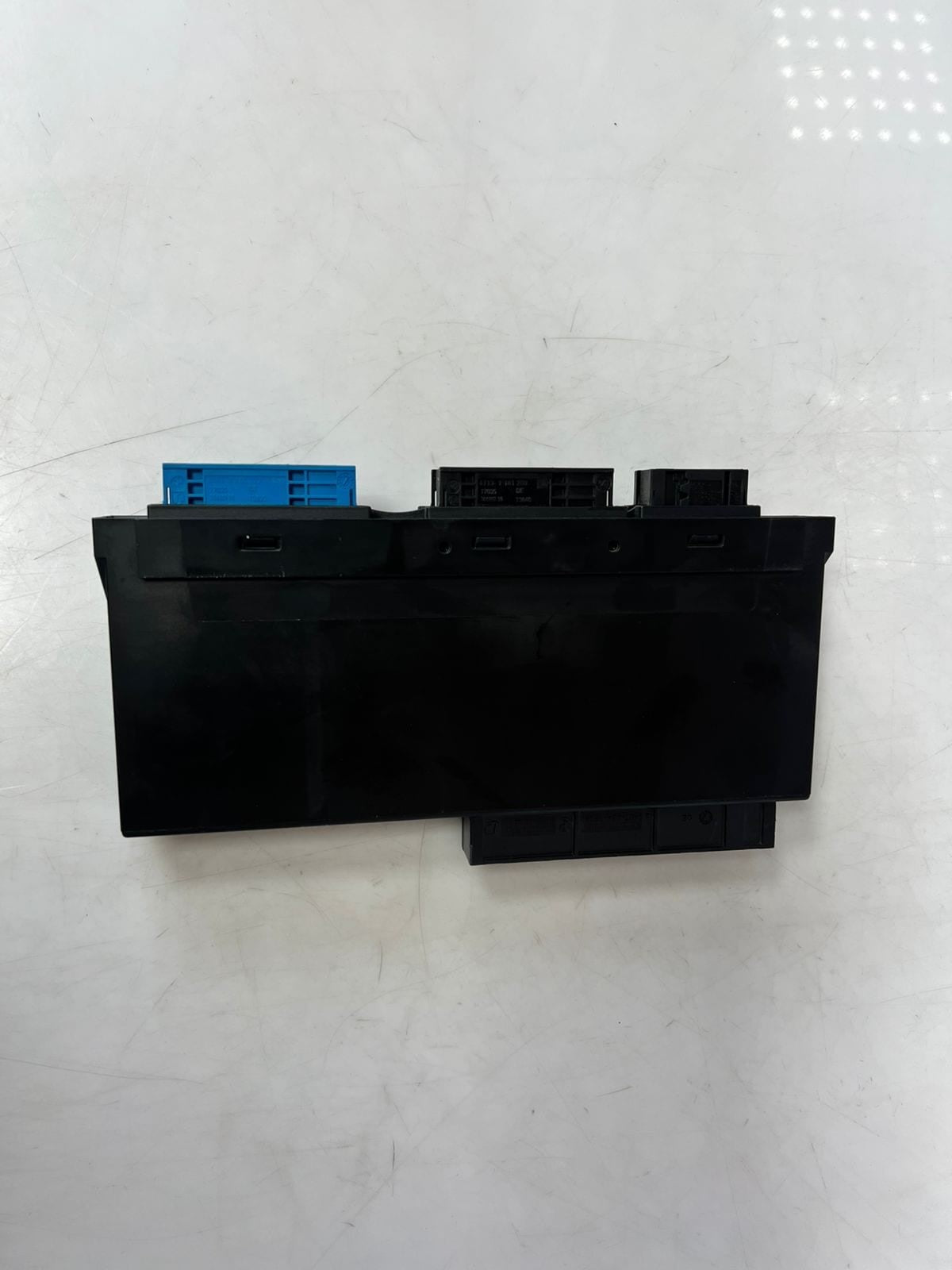 2010-2011 BMW 740i 750i, and 750Li Body Control Module BCM 9226901 OEM