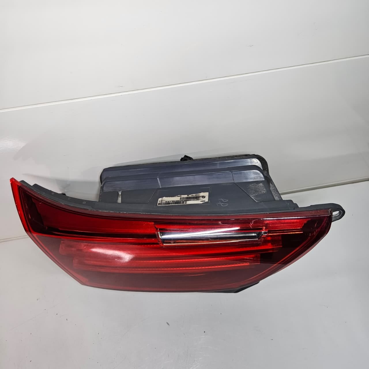 7306167-2014-2017 BMW5 Series F07 550i GT xDrive Rear Light in Trunk Lid Left 