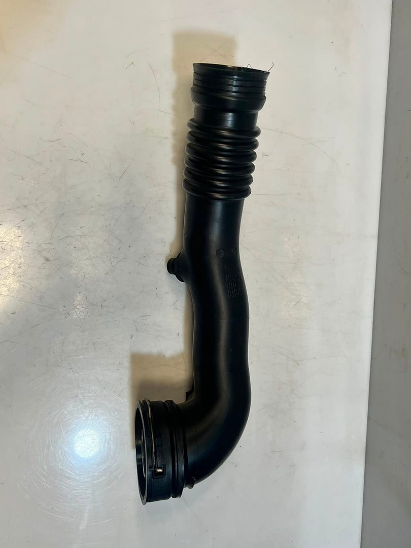 2016-2018 BMW X5 X6 F15 F10 F11 640i Air Intake DUCT Hose 8626487 OEM