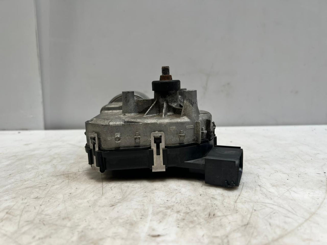 2005 BMW 730d 7 Series E65 E66 Front Windshield Wiper Motor 6923740 0390241806