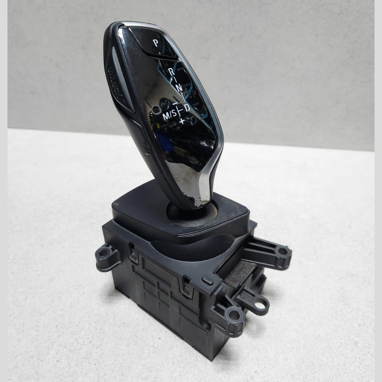 2016-2019 BMW 740i Gear Selector Switch 6825608 740i G11 G12 RHD