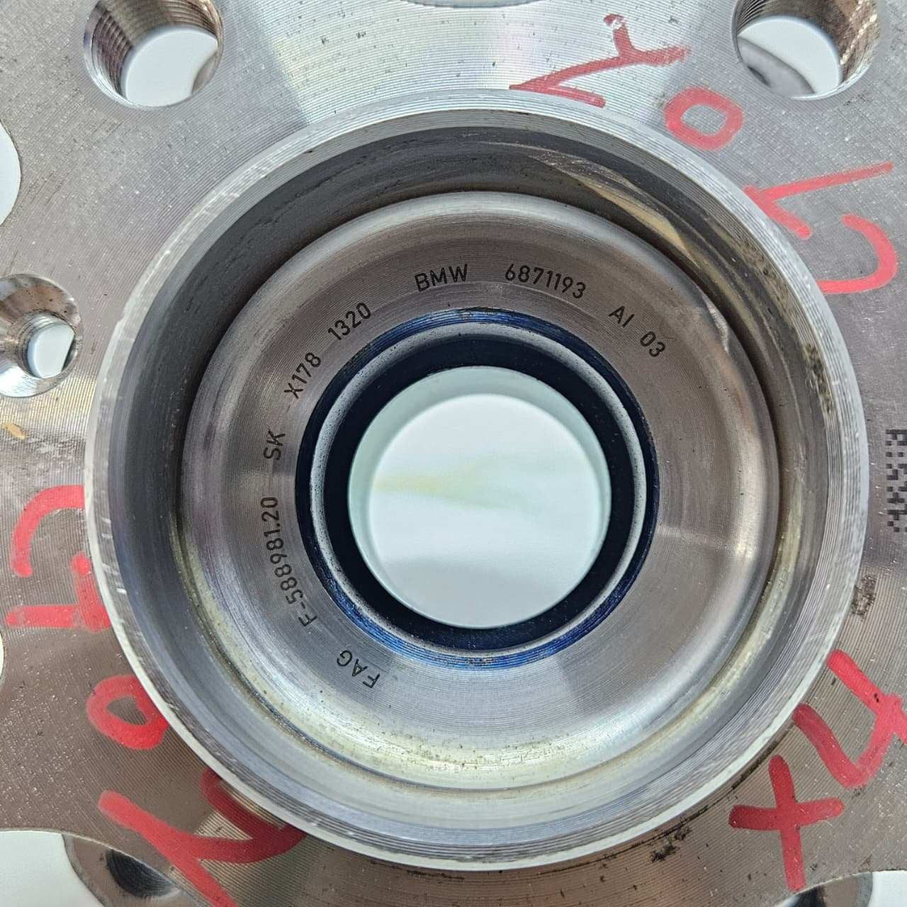 OEM BMW G20, G21, G30, G31, G38, G01 Wheel Hub With Bearing 6871193