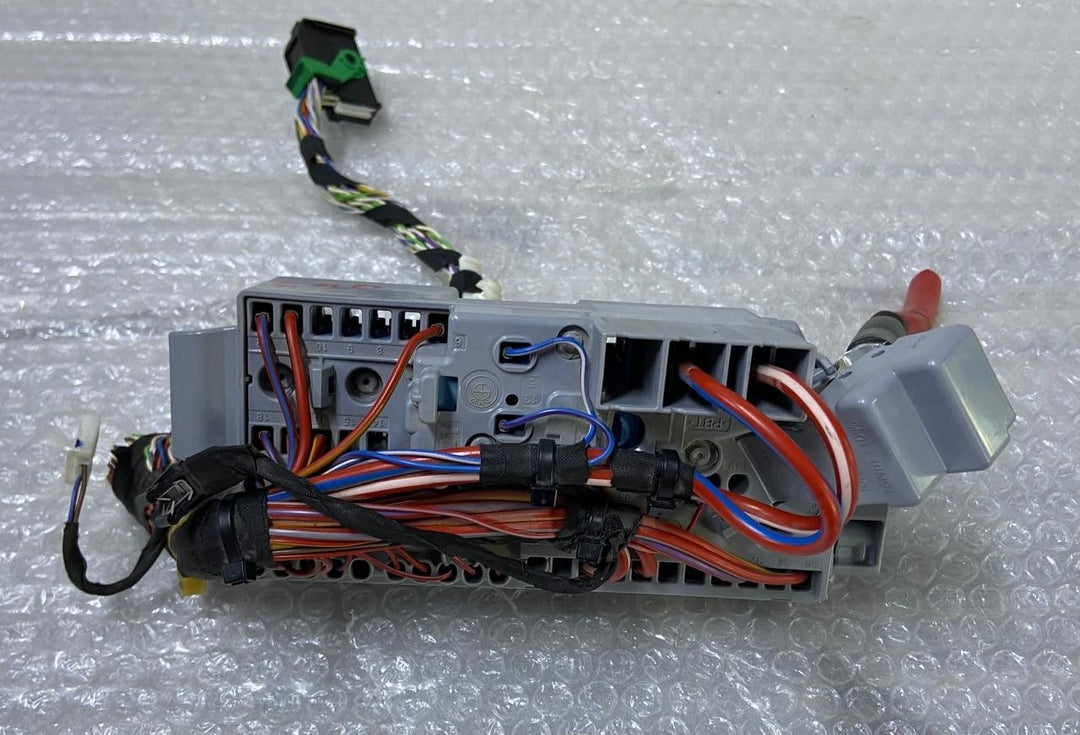 OEM BMW G20 X3 G01 Power Distribution Control Unit Module Front Fuse Box 6807487