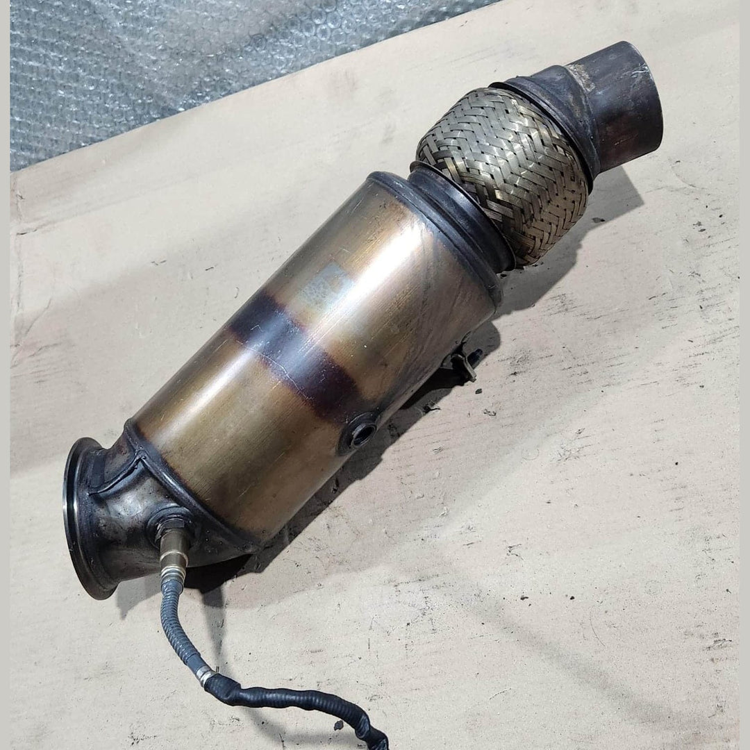 2014-2018 BMW X5 F15 3.5 XDRIVE  Exhaust Manifold Catalytic Converter 8603905