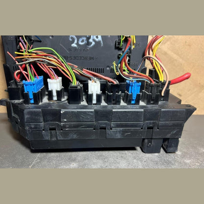 Mercedes W221 S-Class Front Fuse Relay Box SAM Control A221 5404650 A221 5401101