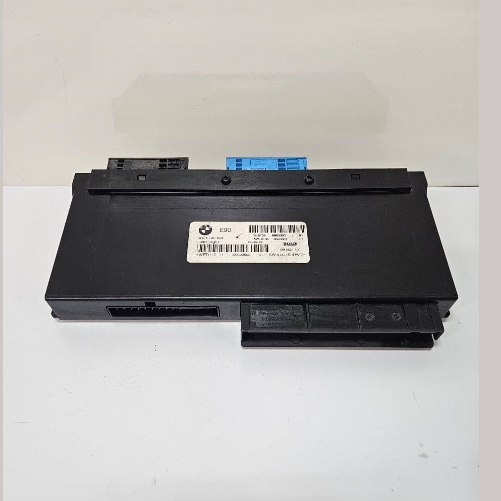 2006 BMW 325i Body Control Module Junction Box 6983303 OEM