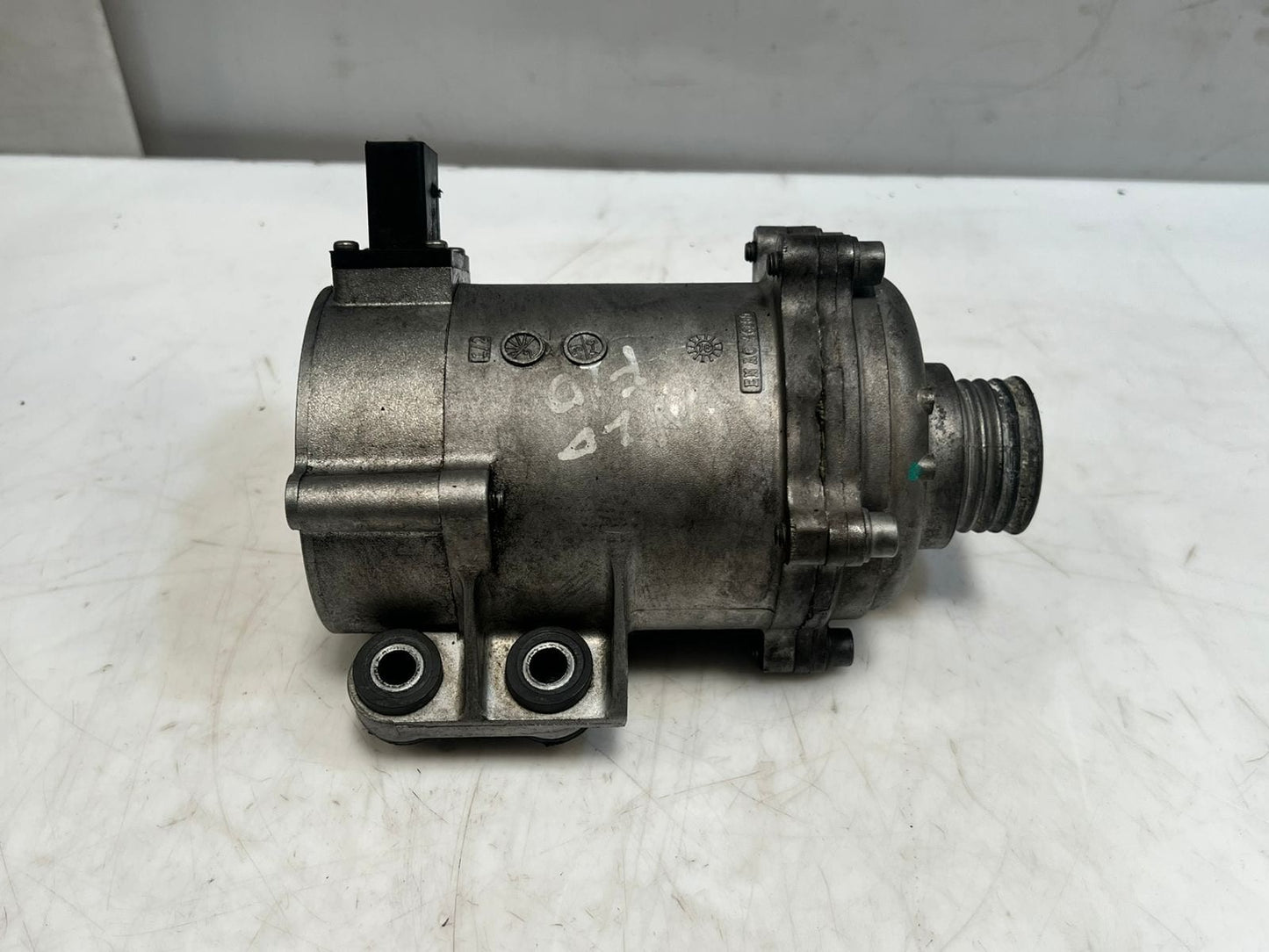 BMW F10 N20 F21 F22 F23 F30 F31 F34 F35 E84 Electric Water Pump 7597715 OEM