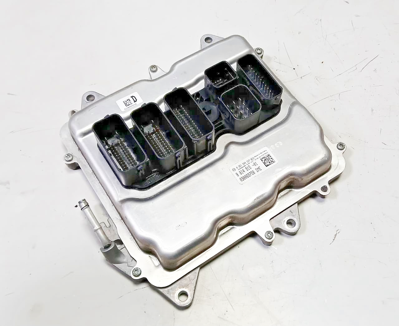 BMW 5,6,7, SERIES F01 F02 F06 F07 N63N ENGINE CONTROL UNIT  MODULE DME 8614915