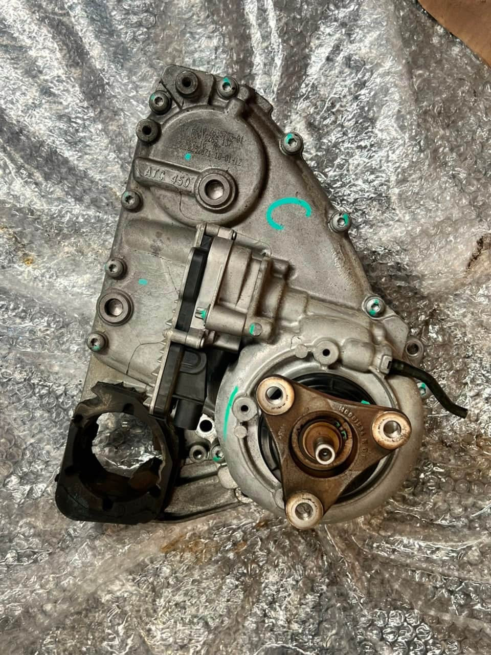 2009-2012 BMW X5 E70 and X6 E71 DISTRIBUTOR Transfer Case 7635753 OEM