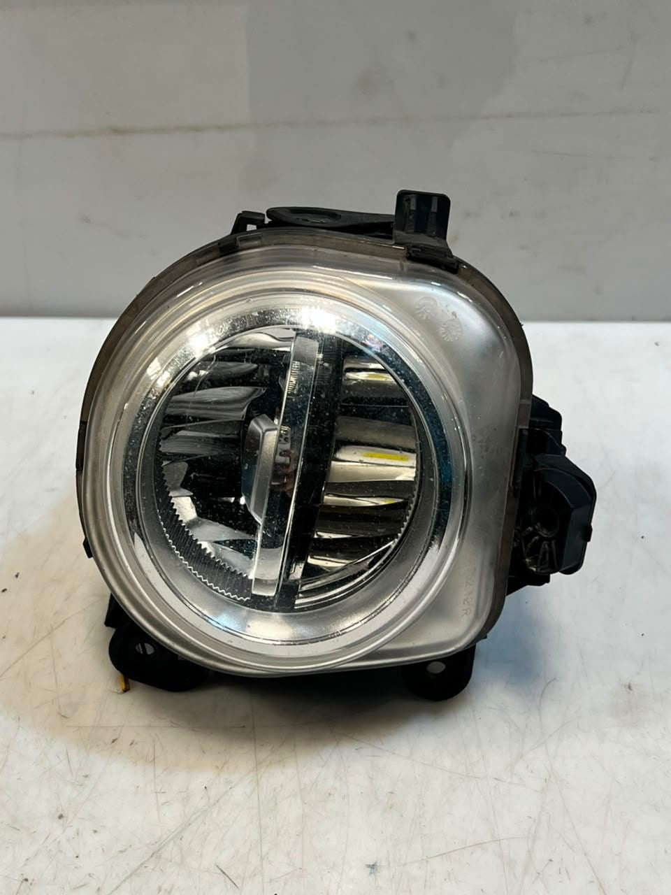 2015-2017 BMW X3 F25 X4 F26 X5 F15 X6 F16 BUMPER Front Right Fog Light 7317252