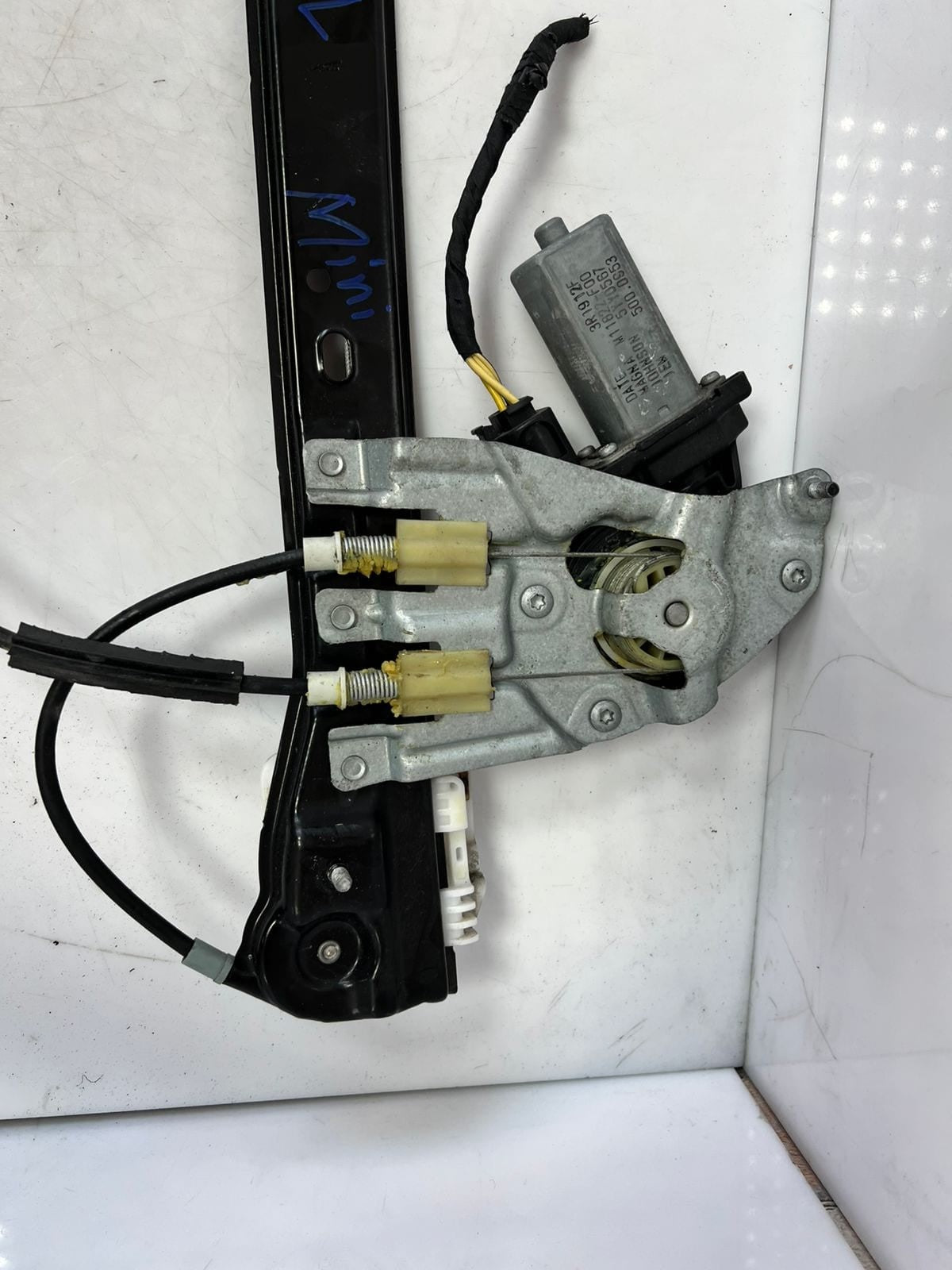 2011-2016 Mini Cooper Countryman Front Window Regulator With Motor 9800565