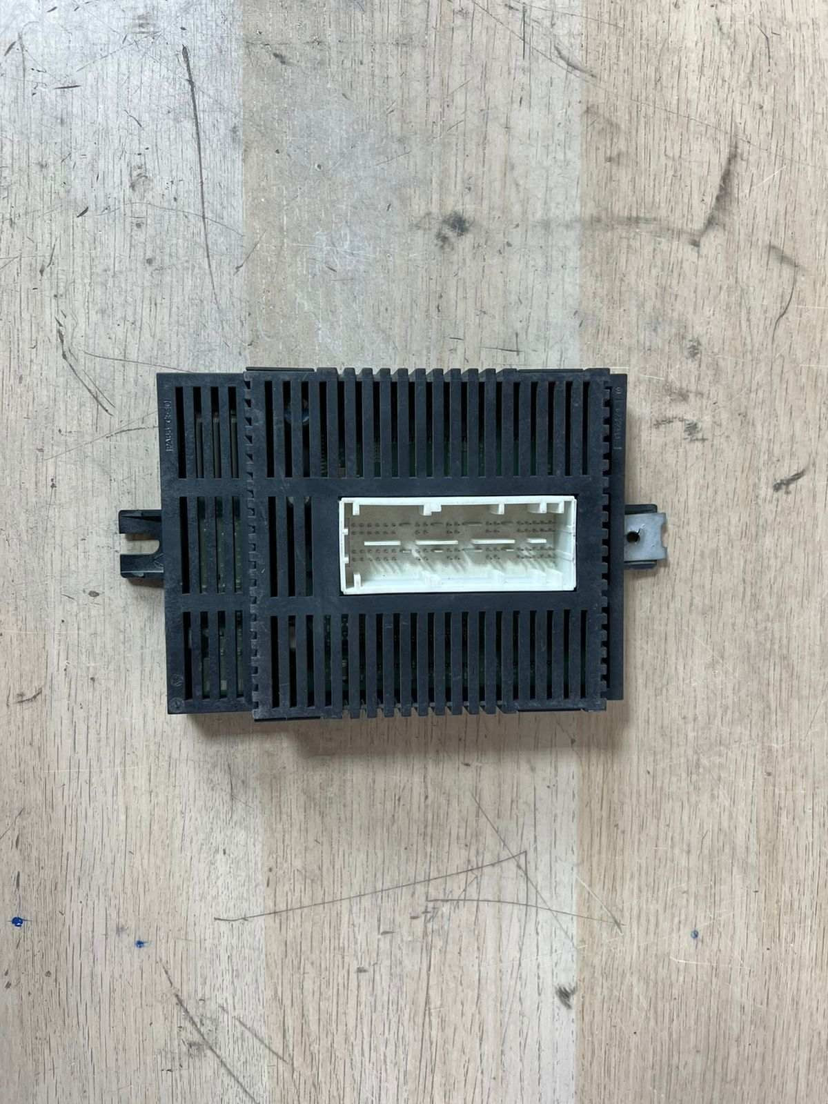 BMW E60 E63 E65 LIGHTS LIGHT MODULE CONTROL UNIT LCM LEAR LM E6X MIT AHL 6962722