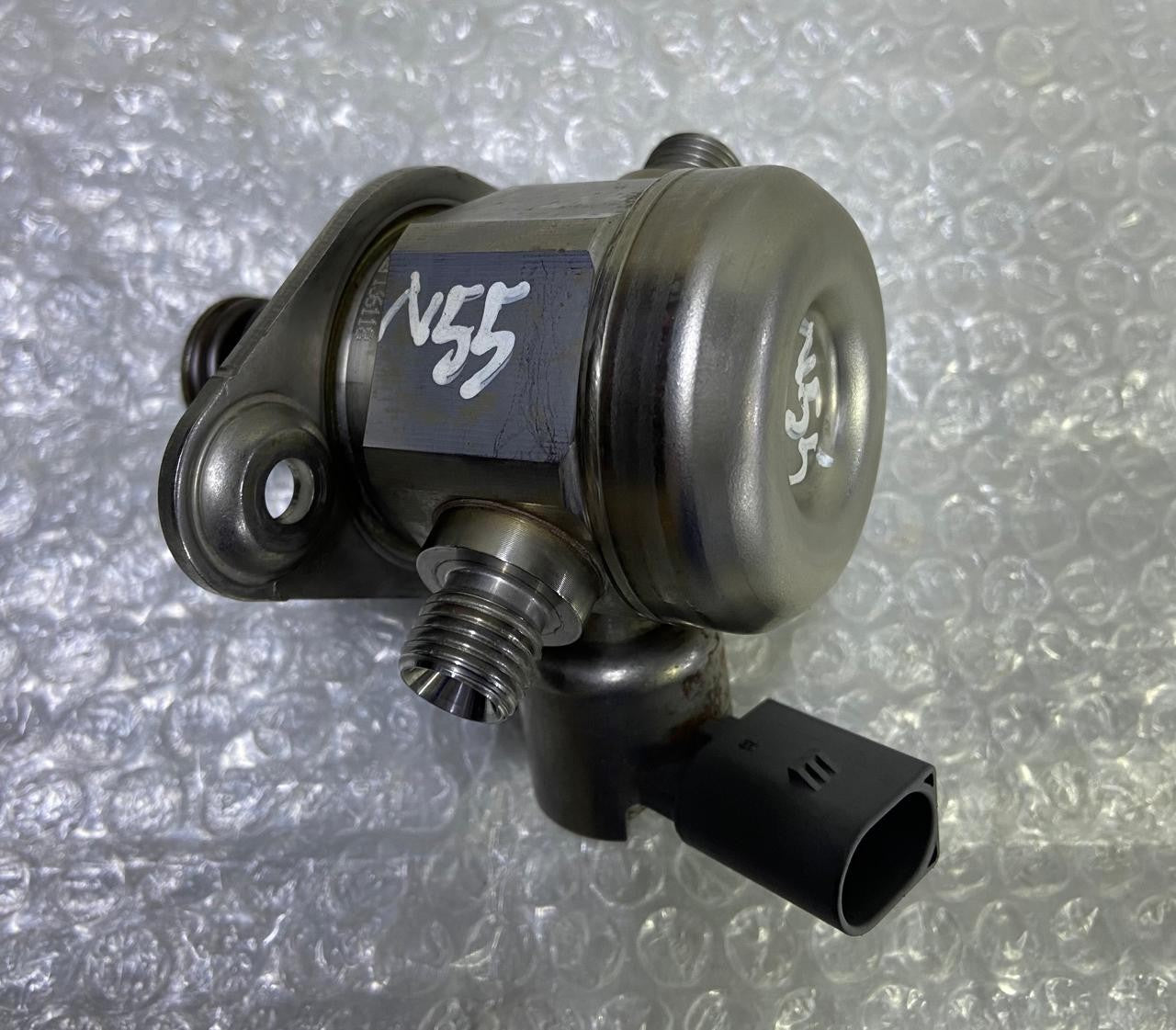 OEM BMW F20 F22 F11 Petrol N55 High Pressure Fuel Injection Pump 7610761 BOSCH