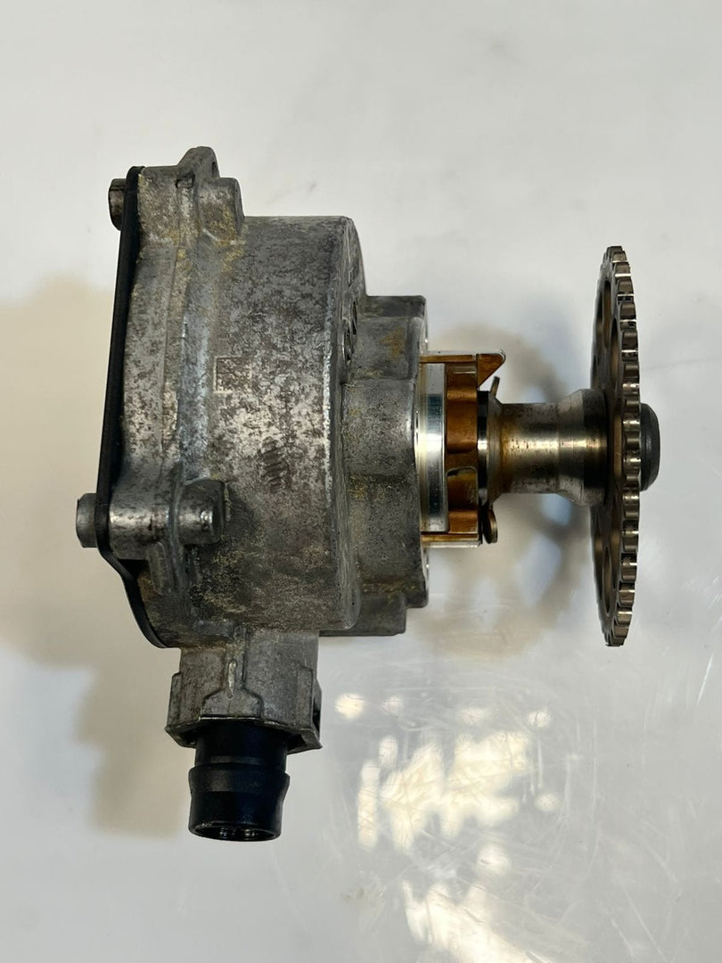2015-2018 BMW M3 X5 F15 SDRIVE Brake Vacuum Pump Sprocket Gear 7516128 OEM