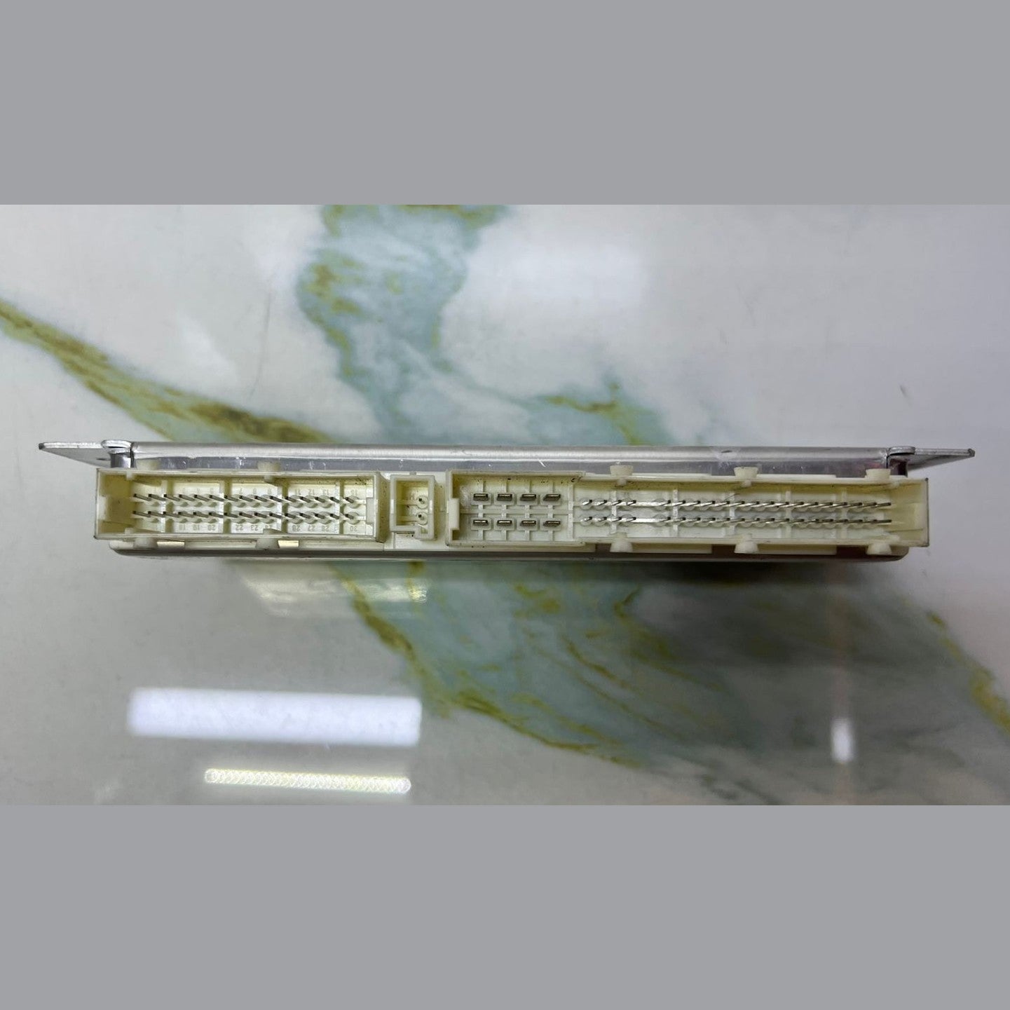 10-18 Mercedes CLS550 Air Suspension Control Module A2129002111 CLS-Class W218, 