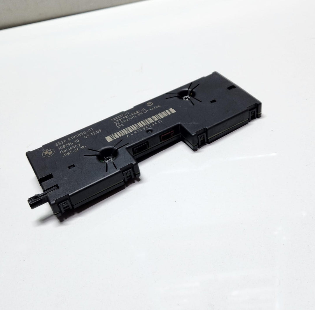 2008 BMW X5 Antenna Amplifier Diversity 65209193850 X5 E70 and E70 LCI OEM