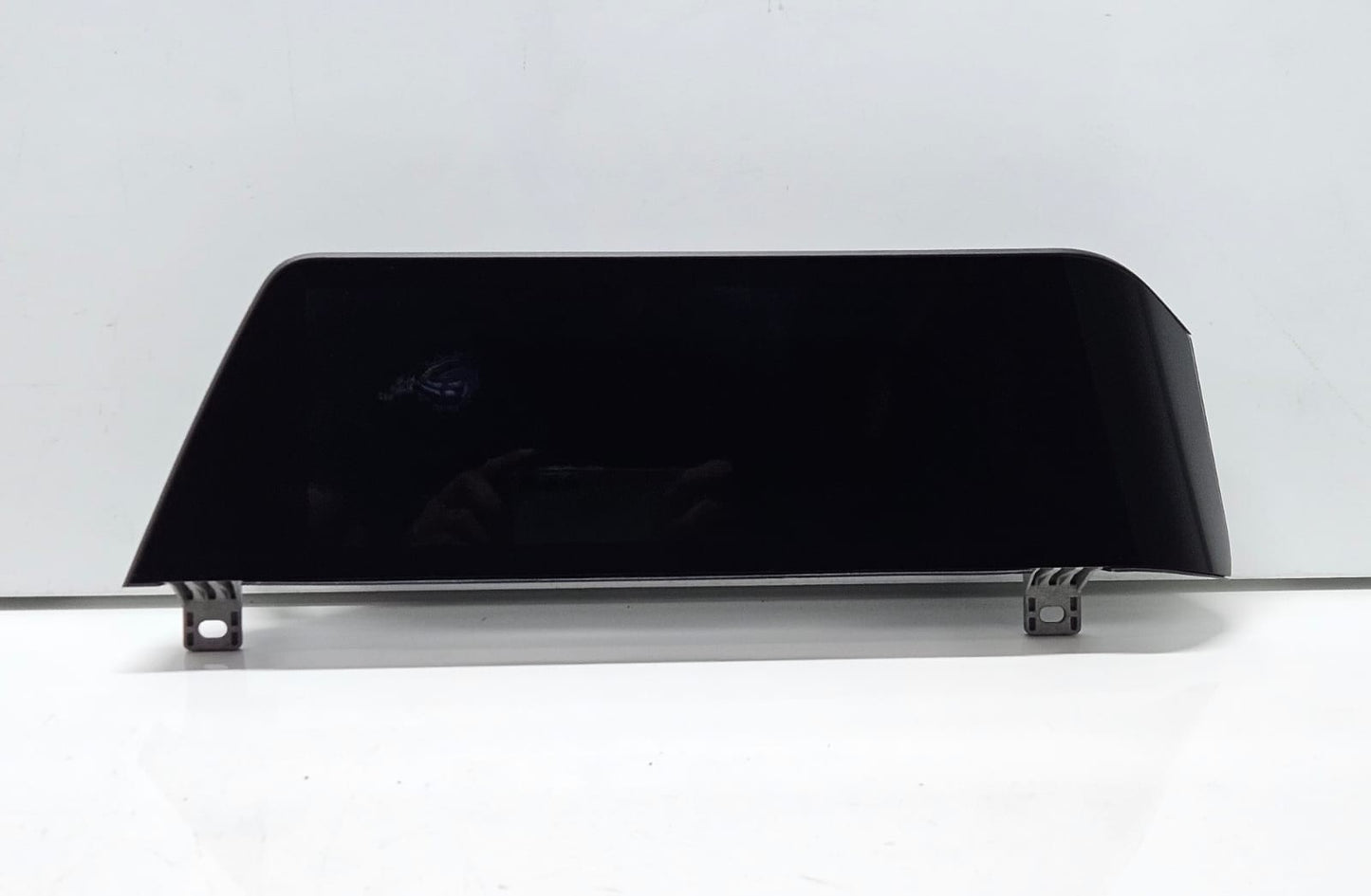 8798744-2019 BMW 330i G20 RHD Central Information Display Screen OEM