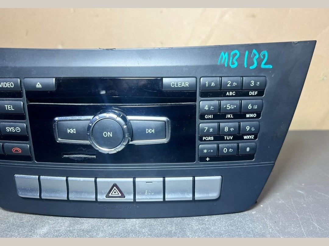 Mercedes W204 Navigation Command Radio Audio Head Unit CD Player A204 9006409