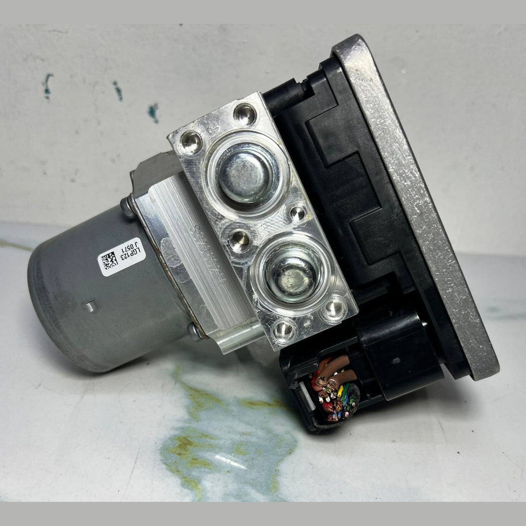 17-22 Mercedes W167 GLE350 GLS ABS Anti Lock Brake Pump Module A167 9001720 OEM