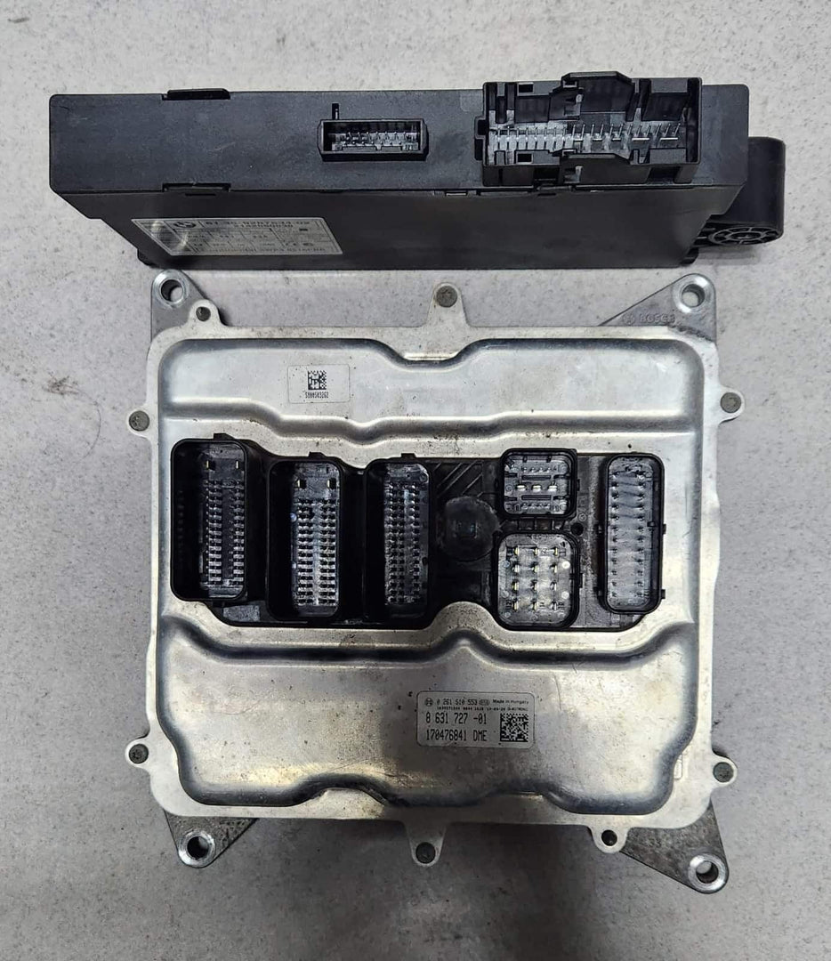 2014 BMW X1 E84 N20 Engine Control Unit ECU Set 8631727 OEM