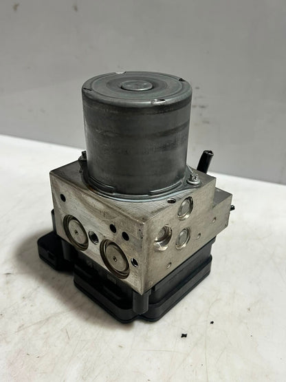 BMW F10 5 Series F06 6 Series F01 7 Series Abs Pump Module 6865860 OEM