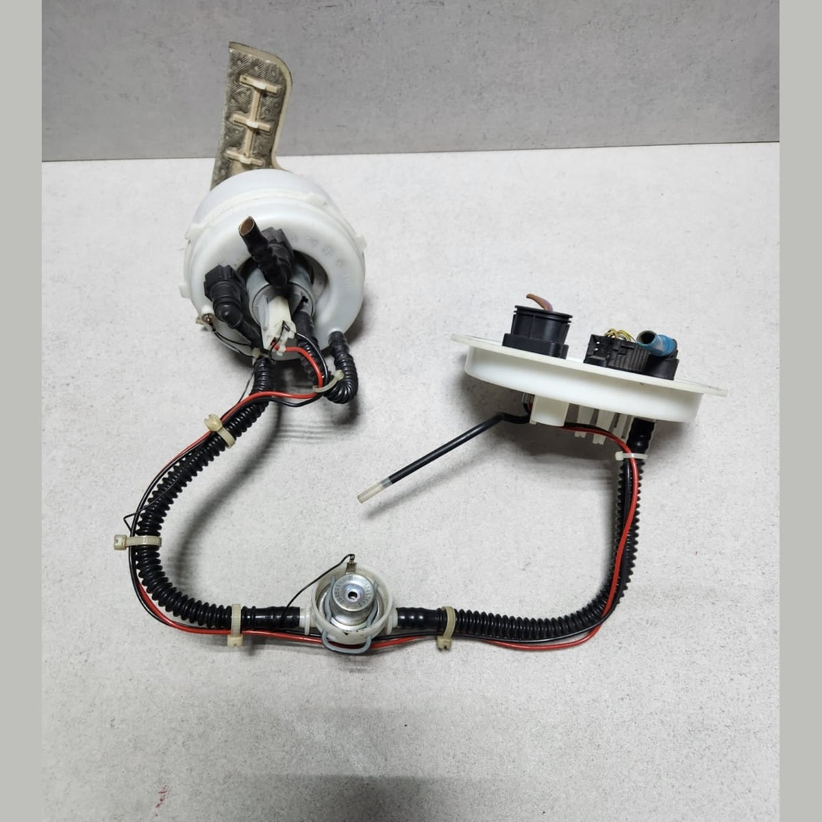 BMW Fuel Feed Unit 7260640 6 Gran Coupe F06 3 Series and 6 Series