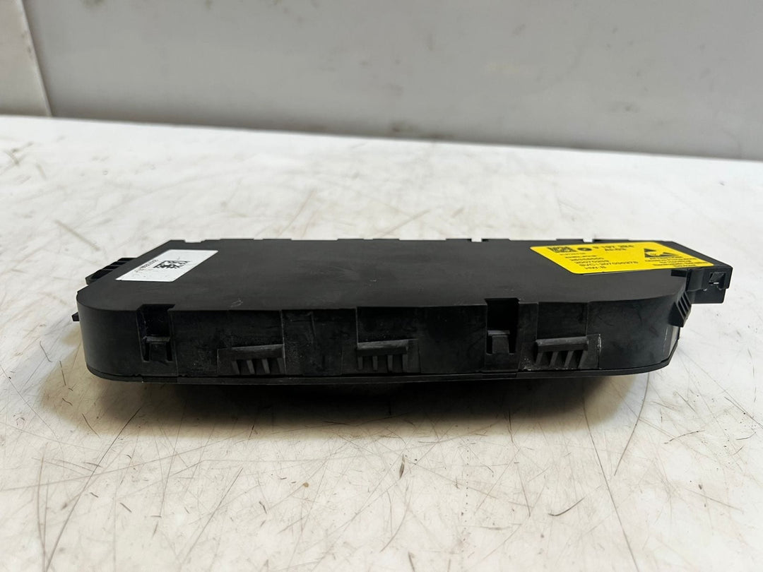 BMW 6 Series F12 F13 FRONT Seat Regulator Control Switch Right 9197224 OEM