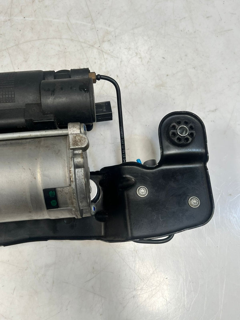 2006-2014 BMW X5 E70 X6 E71 E72 Air Suspension Compressor AIR SUPPLY 6789938 OEM