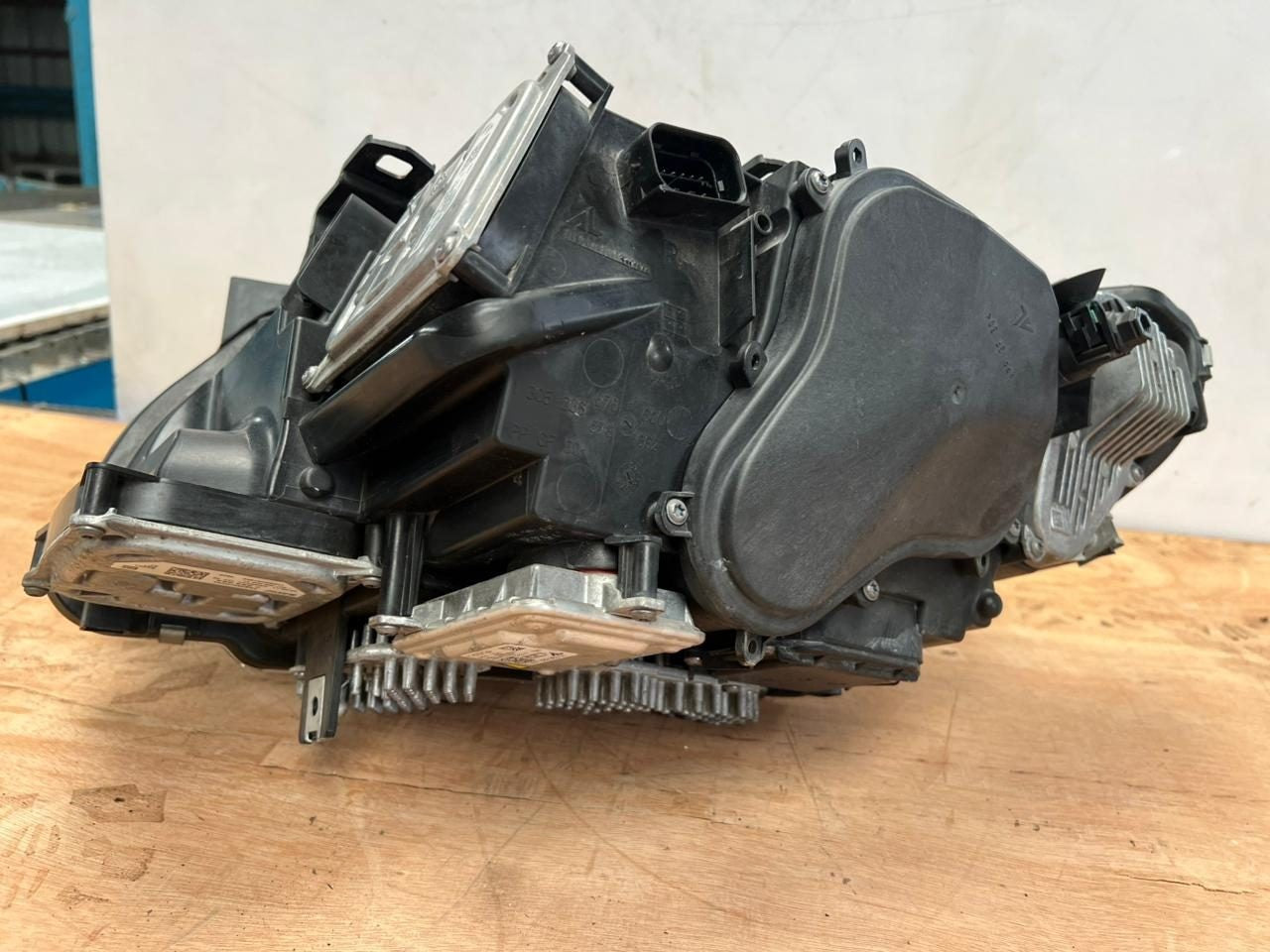 BMW 3 Series E92 E93 LCI RIGHT Bi-Xenon Dynamic Headlight 7239934 - 07