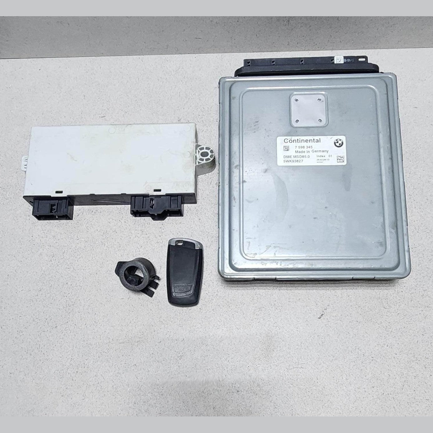 2009-2012 BMW 750i Engine Control Module 7598345