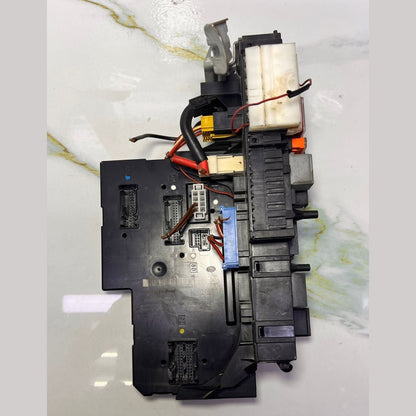 Mercedes-Benz W204 Rear Fuse Box Control Unit A 204 900 63 01