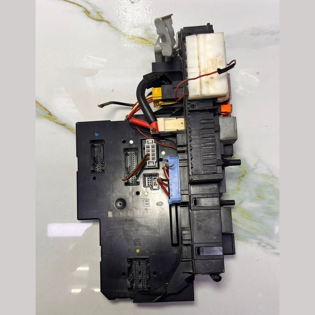 Mercedes-Benz W204 Rear Fuse Box Control Unit A 204 900 63 01