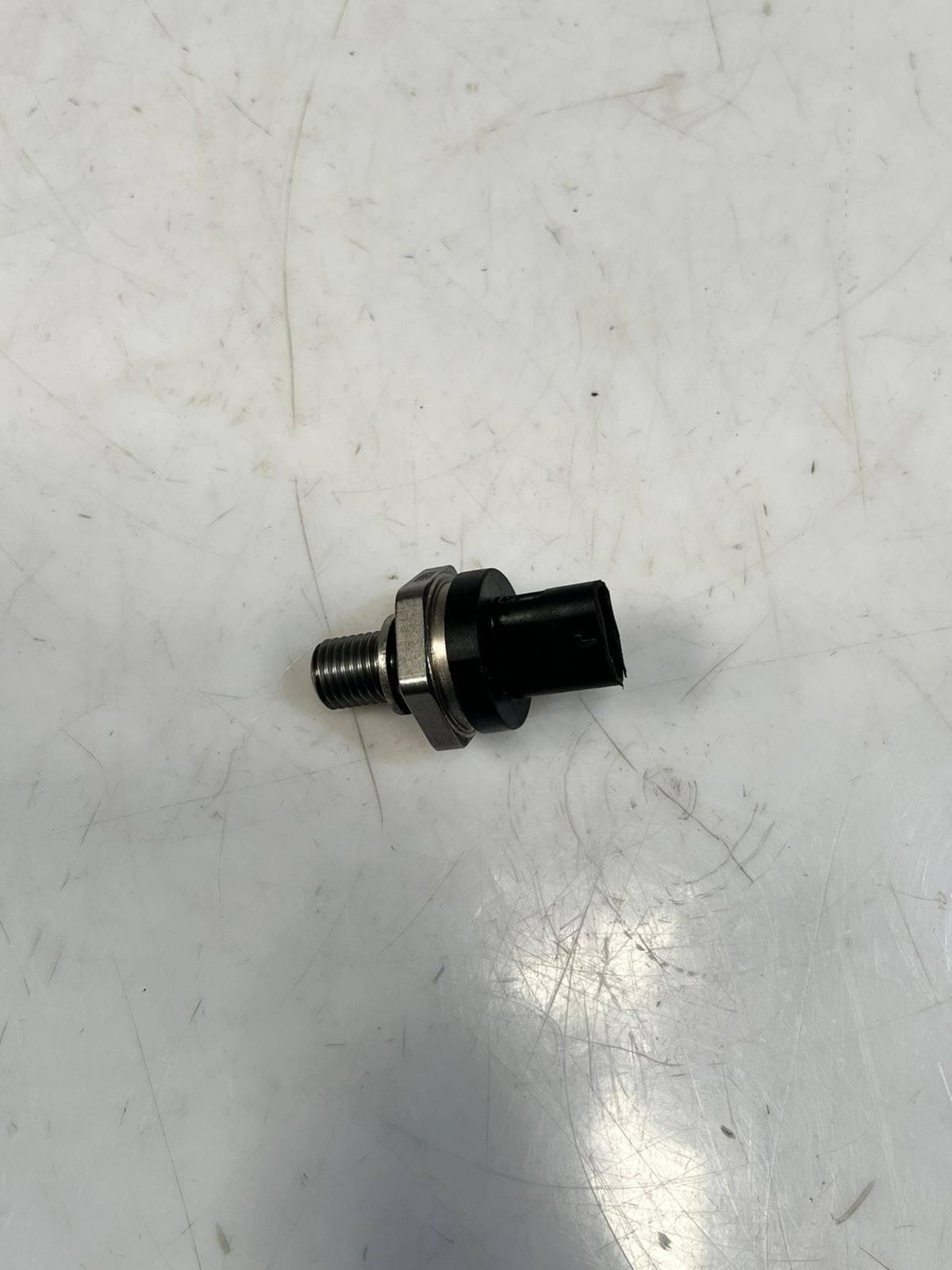 BMW 3 7 Series F30 F31 F35 G11 G12 Oil Pressure Sensor 8614494 OEM
